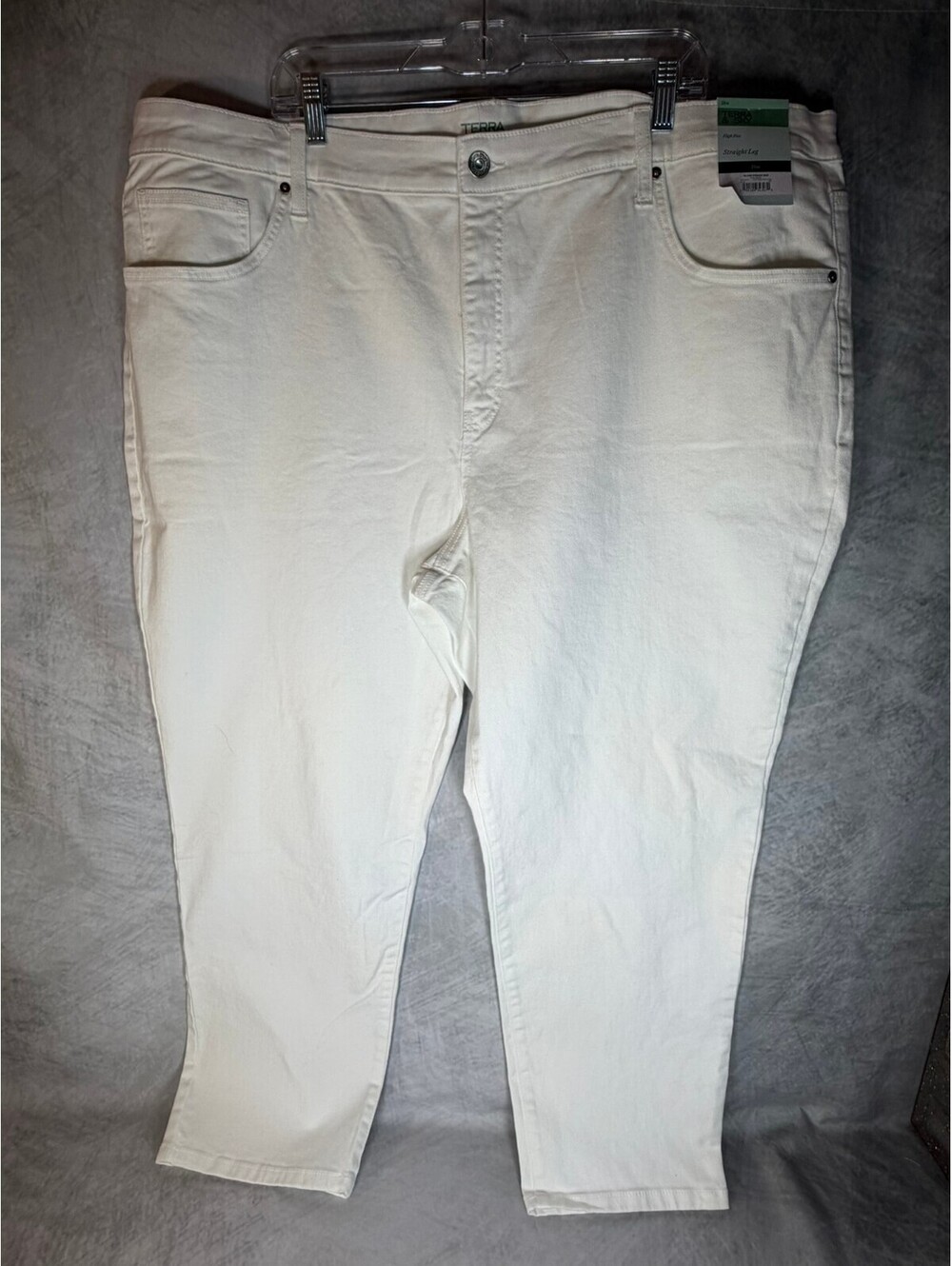 Terra & Sky Women’s Plus Size 26W White High Rise Straight Leg Jeans NWT